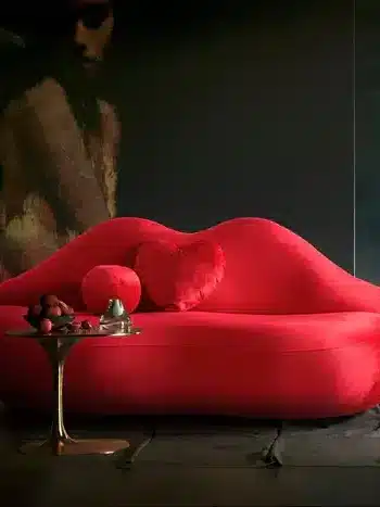 Nova Lips Velvet Loveseat - Red