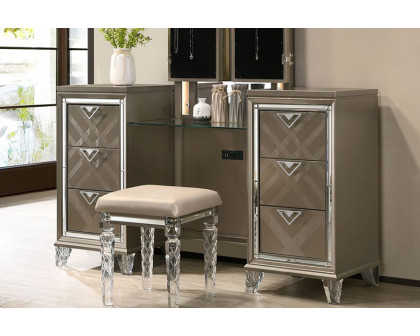 ACME - Skylar Vanity Desk with Mirror in Champagne