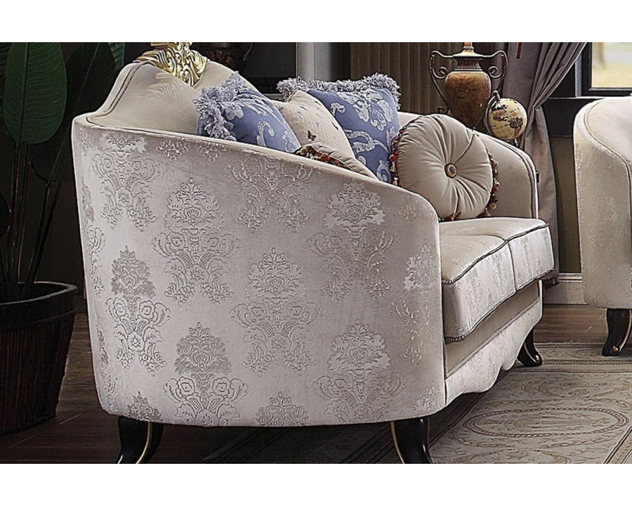 ACME - Sheridan Loveseat with 5 Pillows in Cream