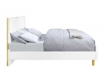 ACME Gaines Bed - White High Gloss Finish, Eastern King Size