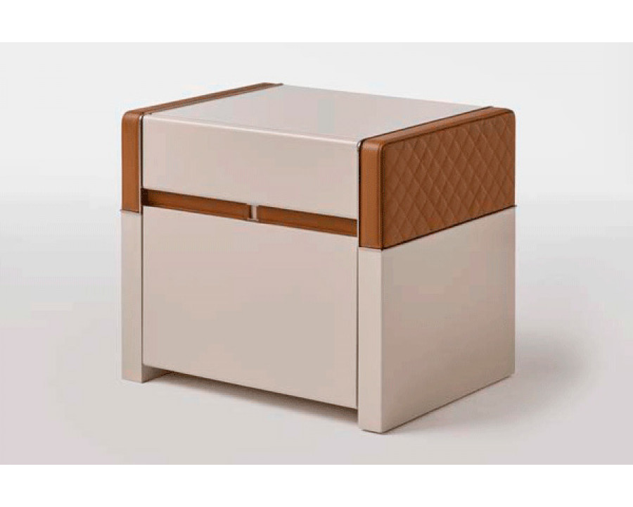 Alexandra - Master Nightstand in White Gloss Lacquered