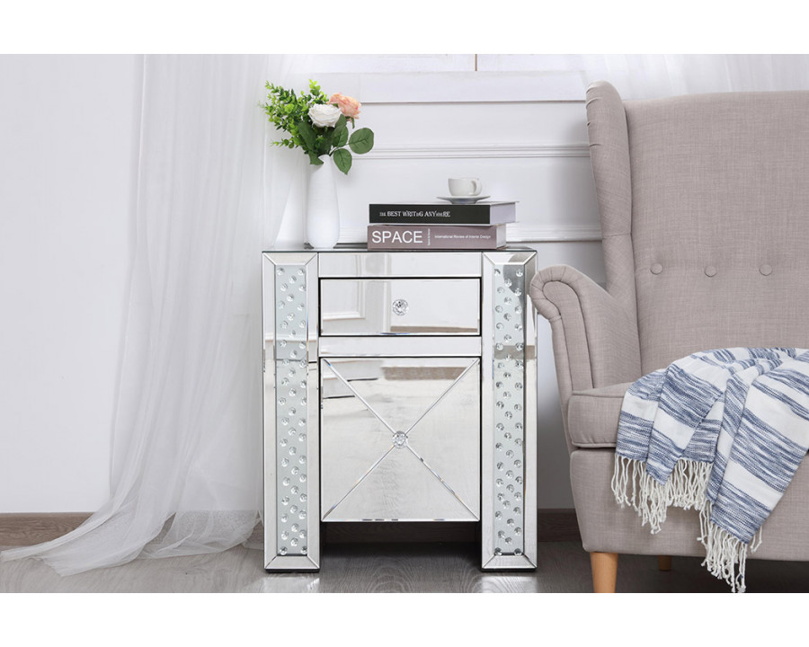 Elegant - Raiden 26" x 22" End Table (MF98049)