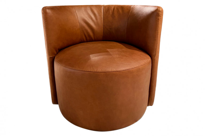 Estro™ IS 419 Emma Armchair - Leather