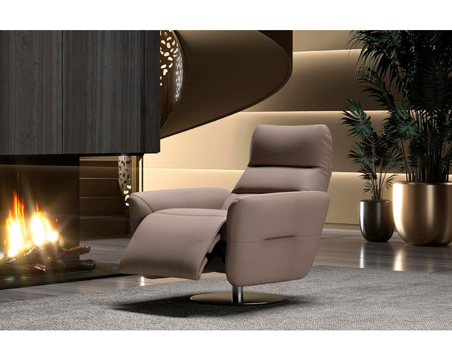 Estro - IS 536 Norma Recliner in Leather