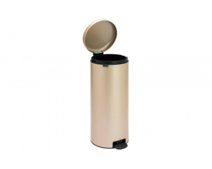 FaFurn - Stainless Steel Kitchen Trash Can with Step-On Lid