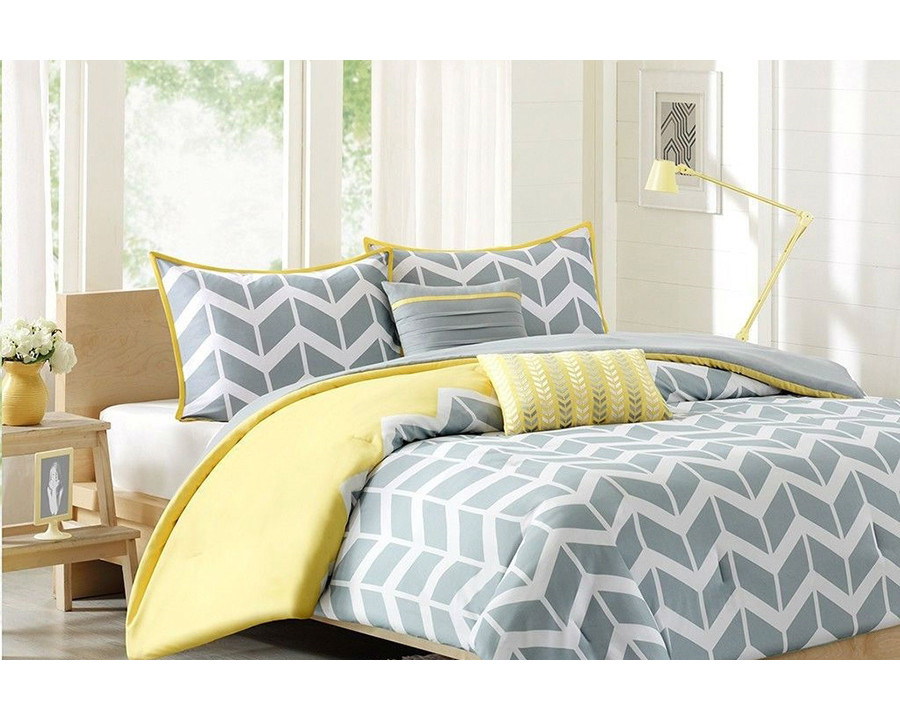 FaFurn - Full/Queen 5-Piece Chevron Stripes Comforter Set in Gray White Yellow