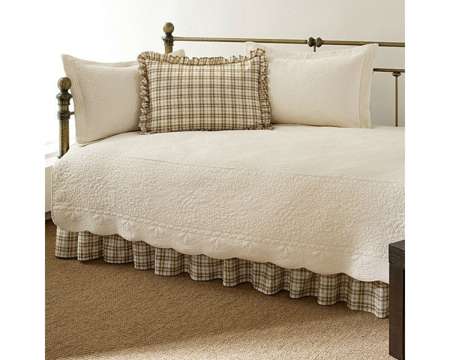 FaFurn - 5-Piece Twin Size Quilt Set with Scalloped Edges in Ivory/Cream