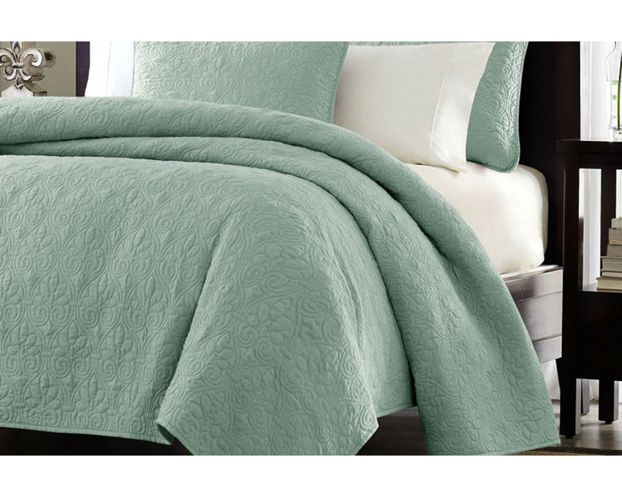 FaFurn Seafoam Quilted Coverlet Quilt Set with 2 Shams - Blue-Green, King Size