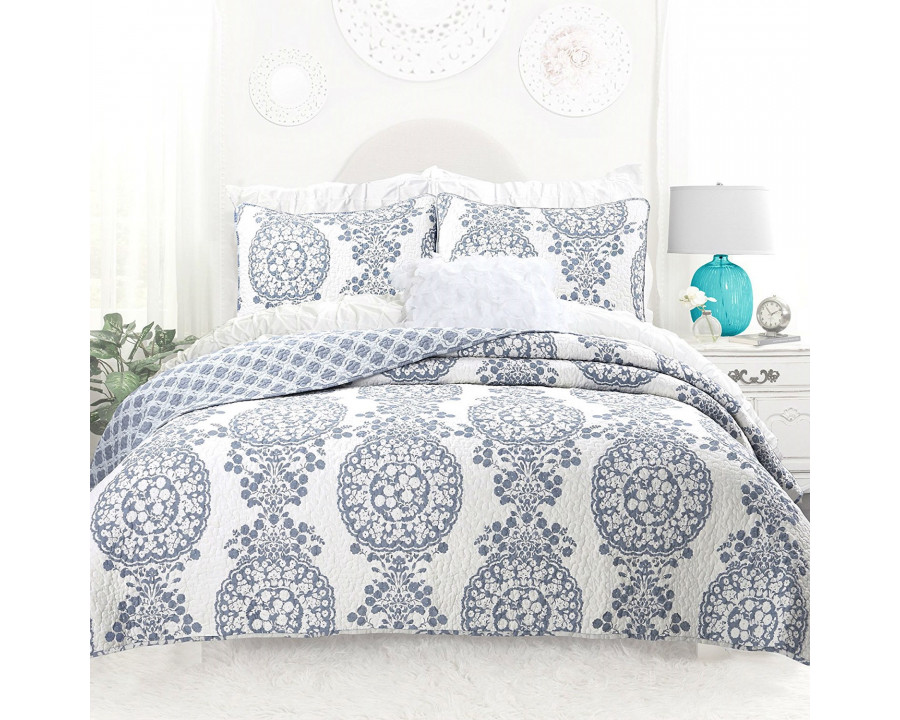 FaFurn - 3-Piece King Size Reversible Quilt Set with Floral Medallion Design in White/Blue, Cotton