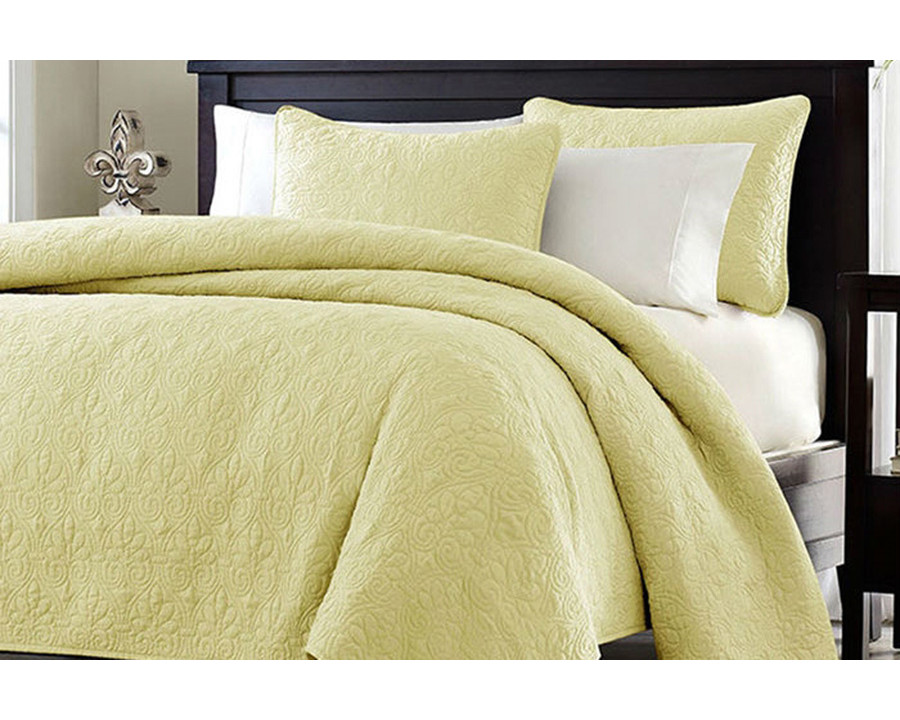 FaFurn Seafoam Quilted Coverlet Quilt Set with 2 Shams - Yellow, King Size