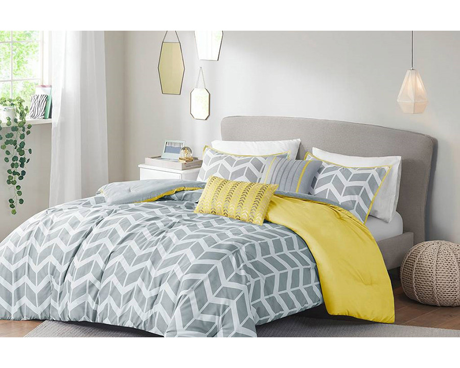 FaFurn Reversible Comforter Set with Chevron Stripe - Gray/White/Yellow, Full/Queen Size