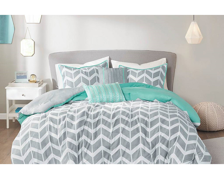 FaFurn Reversible Comforter Set with Chevron Stripe - Gray/White/Aqua, King Size/California King