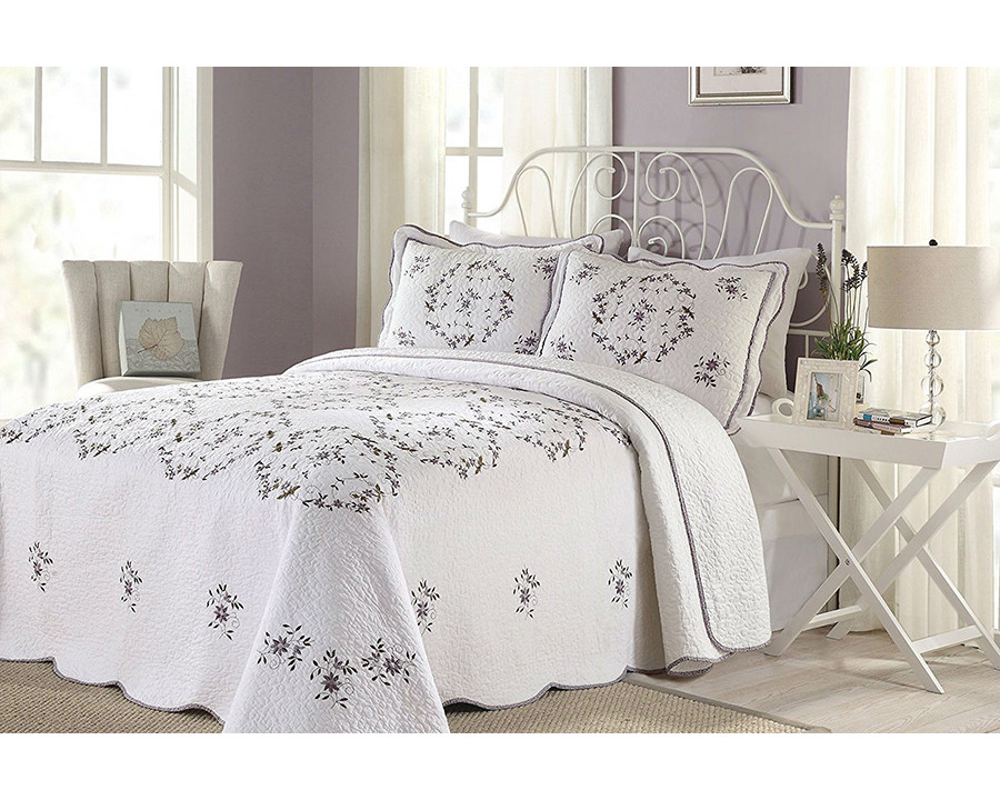 FaFurn - Queen Size Cotton Bedspread with Scalloped Edges and Floral Print Embroidery in White