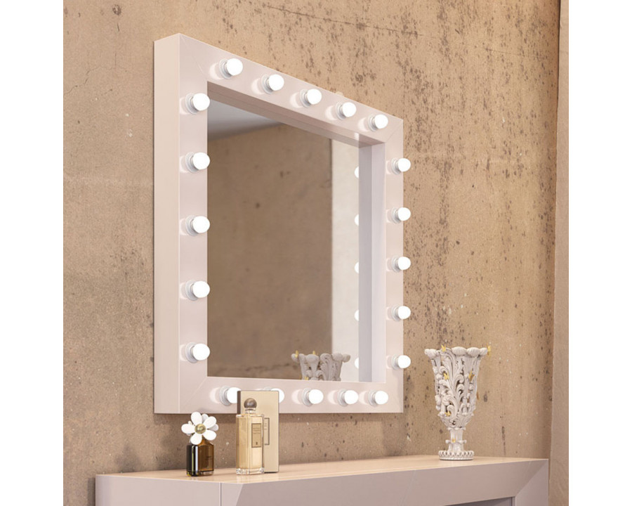 Franco - Nb22 Mirror With Light Bulbs