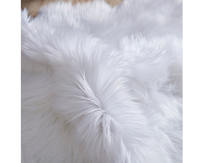 Furnings - Luxury White Faux Fur Decorative Rug 28" x 39"