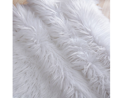 Furnings - Luxury White Faux Fur Decorative Rug 28" x 39"