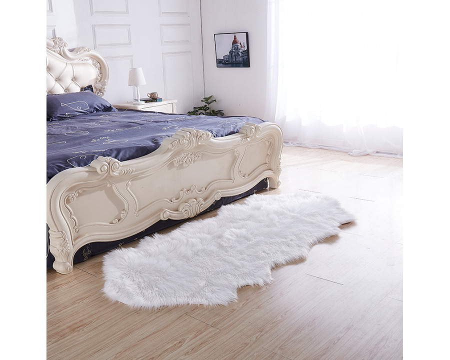 Furnings - Luxury White Faux Fur Decorative Rug 32" x 71"