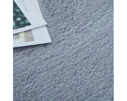 Furnings Lily Luxury Gray Chinchilla Faux Fur Area Rug - 6'6"L x 5'W x 1"H