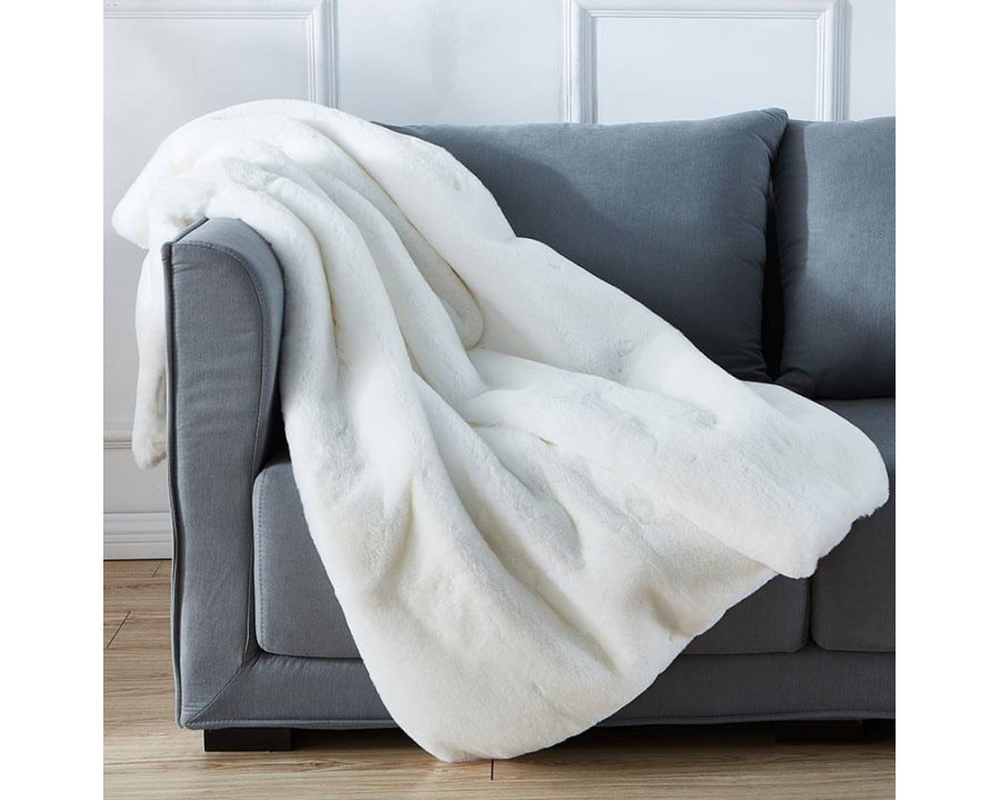 Furnings - Cassilda Luxury White Chinchilla Faux Fur Throw Blanket