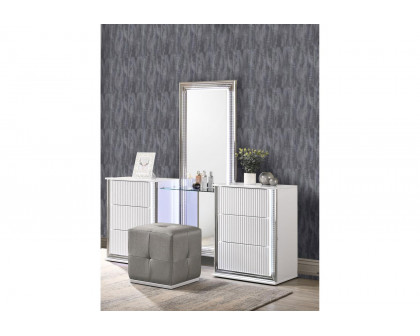 GF Aspen White Bed, Chest, Nightstand and Vanity Set With Led