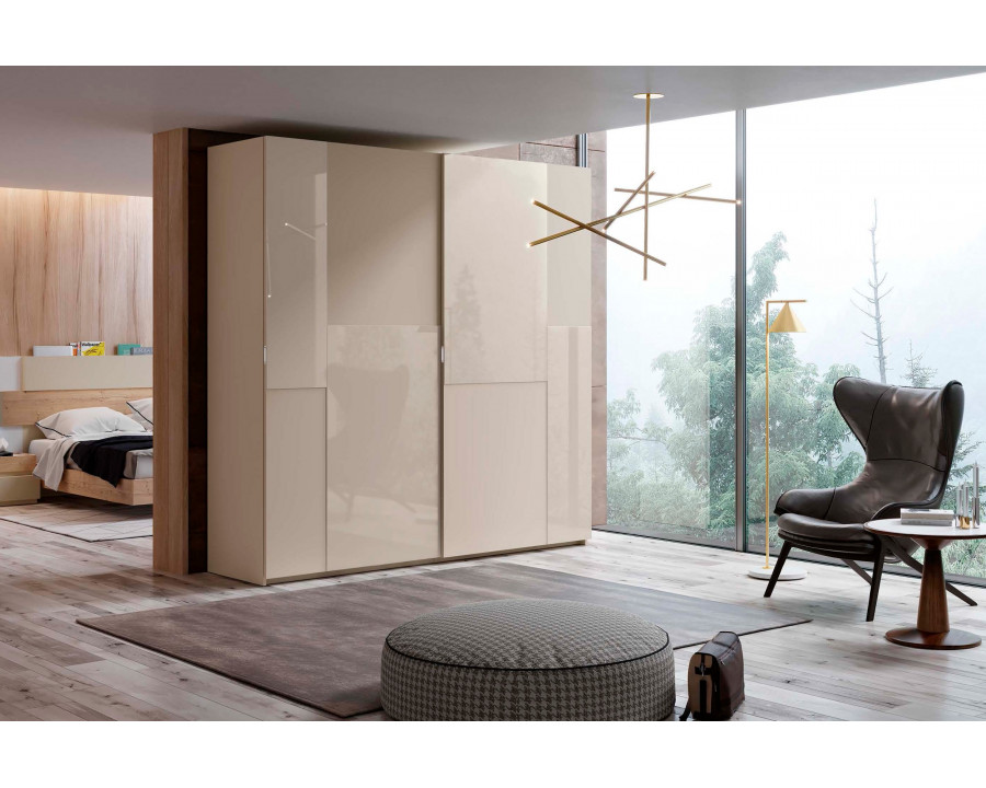 Garcia Sabate - Quadro Sliding Doors Wardrobe in Arena Matt/Cristal Arena