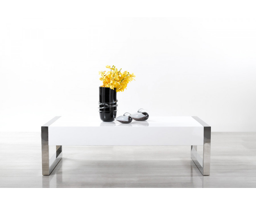 J&M - Modern Coffee Table 115A in White/Chrome