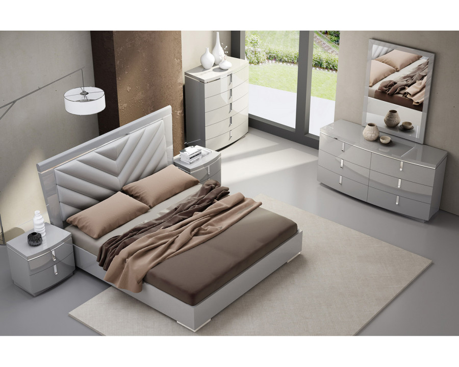 J&M New York King Bed - Gray