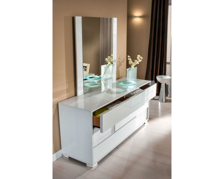 Jubilee - Anderm Modern Dresser and Mirror in White