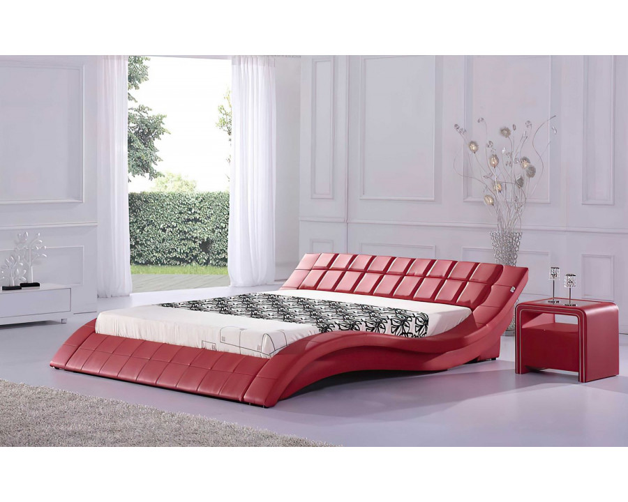 Jubilee Verdandi Curved Modern Queen Size Platform Bed - Red, Bonded Leather