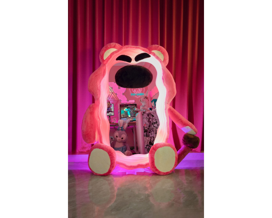 Jubilee Futuristic Mirror - Pink Furry Bear