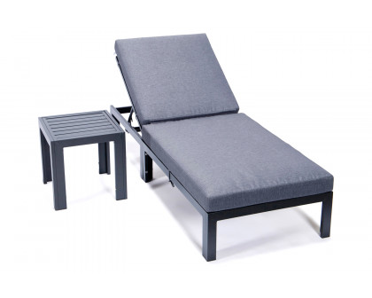 LeisureMod Chelsea Modern Outdoor Weathered Gray Chaise Lounge Chair with Side Table and Cushions