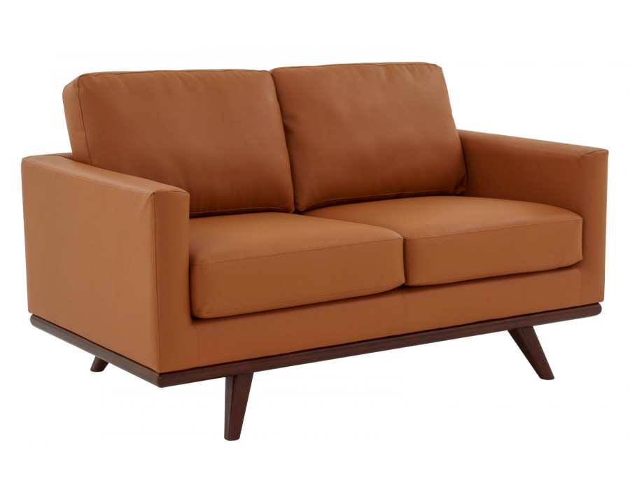 LeisureMod Chester Modern Leather Loveseat With Birch Wood Base - Cognac Tan