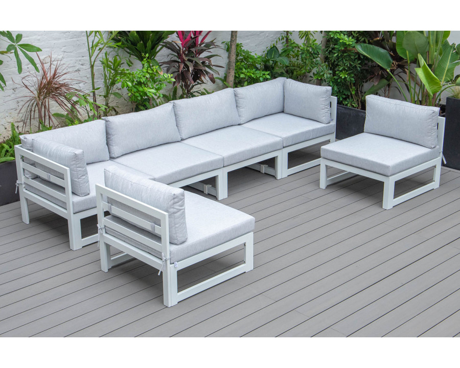 LeisureMod Chelsea 6-Piece Patio Sectional In White Aluminum with Cushions - Light Gray