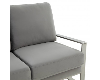 LeisureMod Jefferson Contemporary Modern Velvet Loveseat With Silver Frame - Light Gray