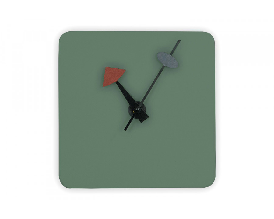 LeisureMod Manchester Modern Square Silent Non-Ticking Wall Clock