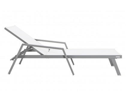 LeisureMod Marlin Modern Gray Aluminum Outdoor Chaise Lounge Chair With Arms and Square Fire Pit Side Table for Patio - White