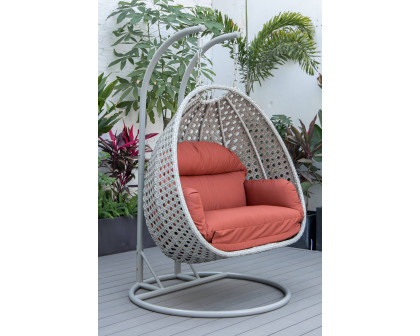 LeisureMod Mendoza Light Gray Wicker Hanging 2 Person Egg Swing Chair with Cushions - Cherry