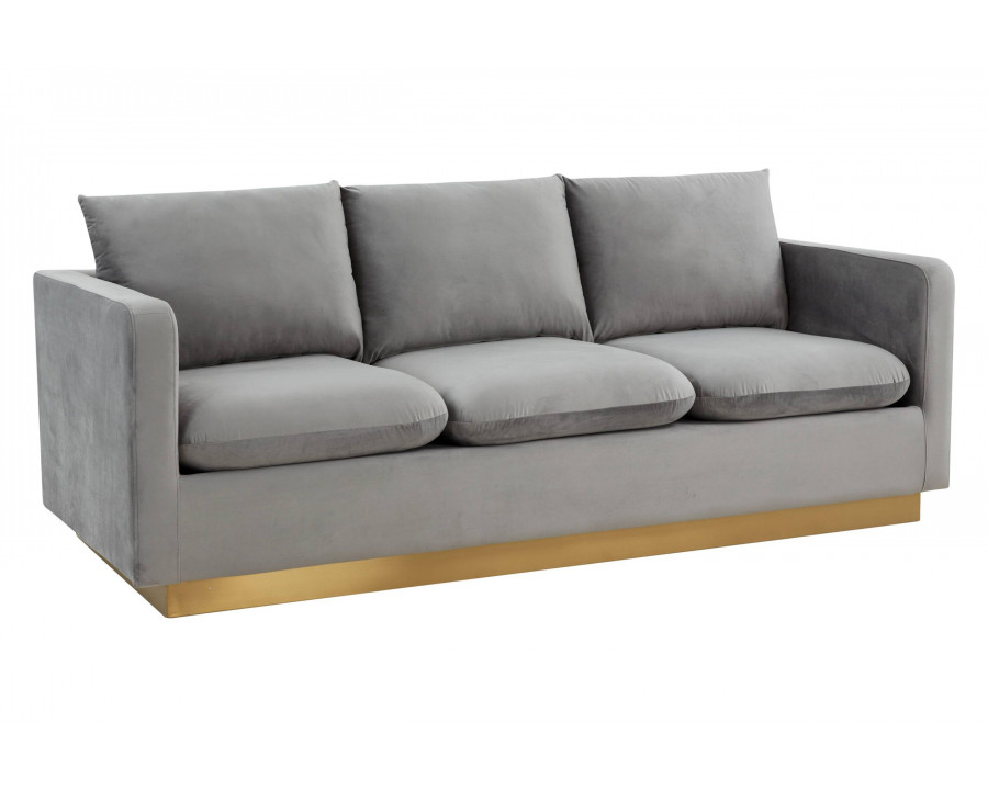 LeisureMod Nervo Modern Mid-Century Upholstered Velvet Sofa with Gold Base - Light Gray