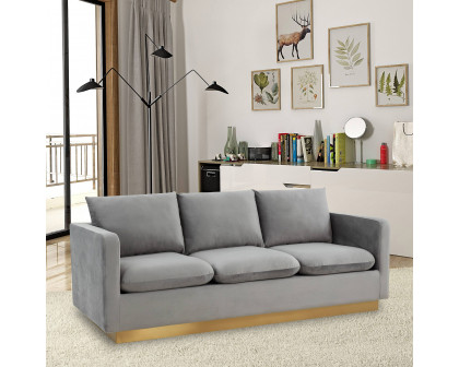 LeisureMod Nervo Modern Mid-Century Upholstered Velvet Sofa with Gold Base - Light Gray