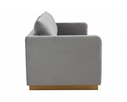 LeisureMod Nervo Modern Mid-Century Upholstered Velvet Sofa with Gold Base - Light Gray