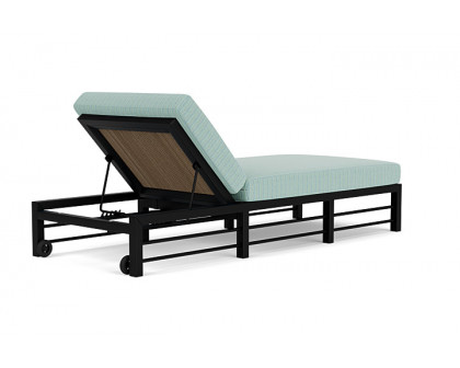 Lloyd Flanders™ Southport Chaise  - Fawn, Unearth Dew