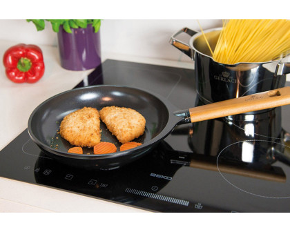 Maxima™ Natur Non-Stick Frying Pan with Lid 9.4" - Black