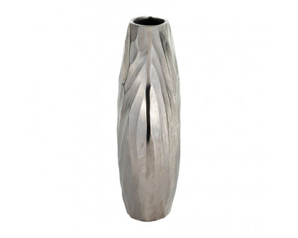 Sagebrook 10" Aluminum Hammered Vase - Silver