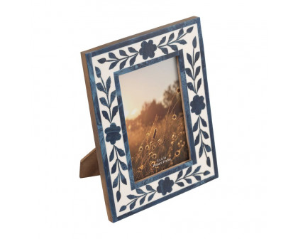 Sagebrook - 4"x6" Resin Blue Petals Photo Frame in White/Blue