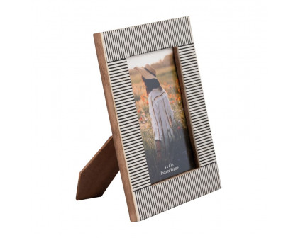 Sagebrook - 4"x6" Resin Etched Lines Photo Frame in Black/White