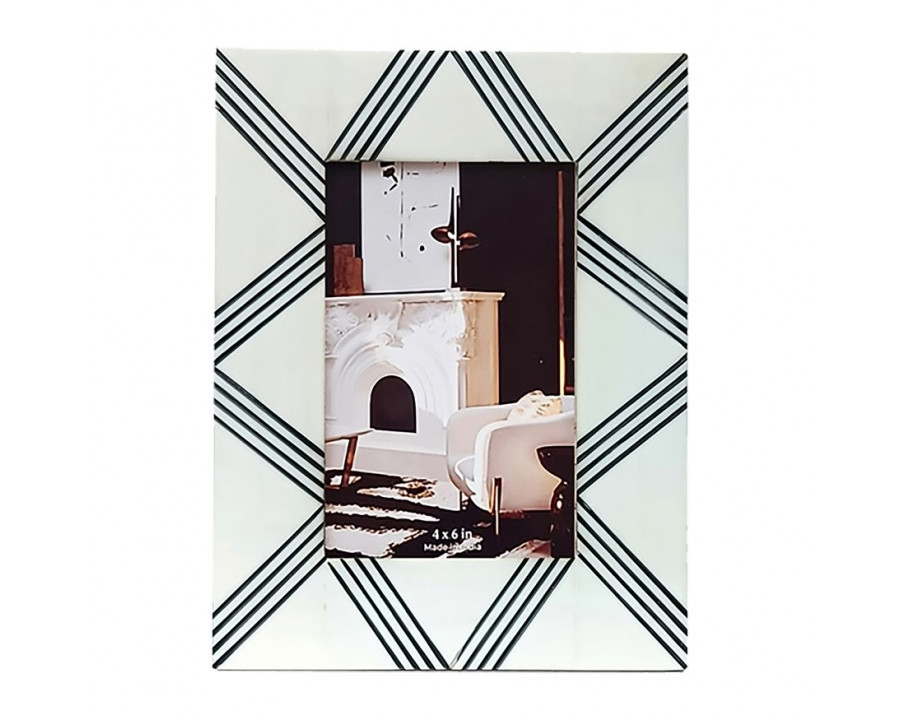 Sagebrook - 4"x6" Resin Cross-X Photo Frame in White/Black