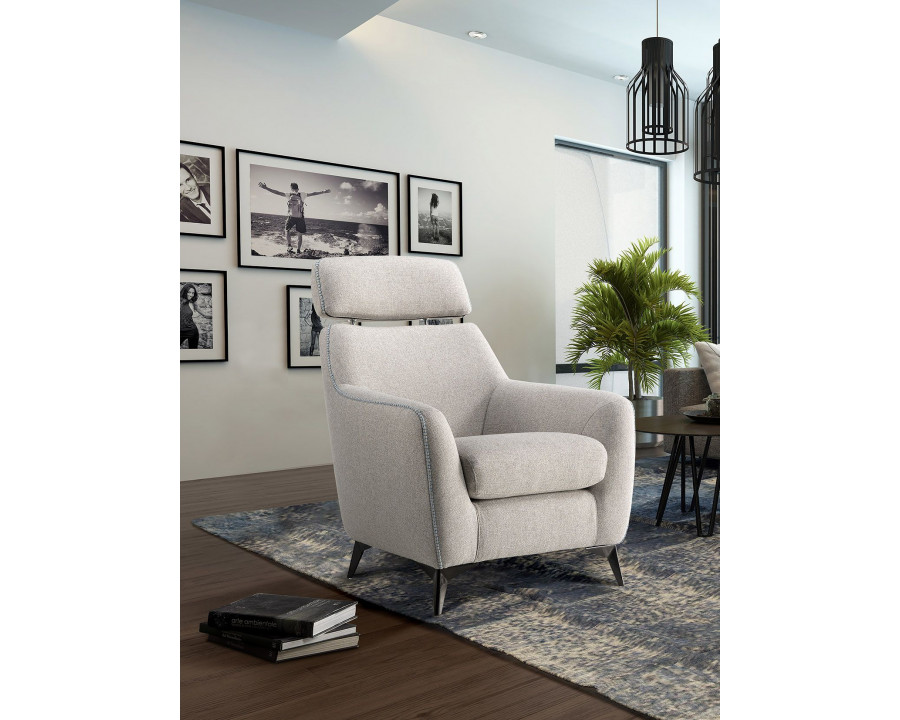 Satis Vera Armchair