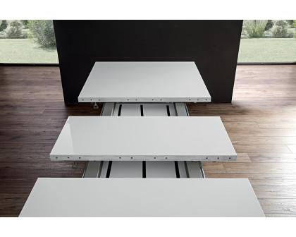 Status - Lisa Dining Table with 1 extention