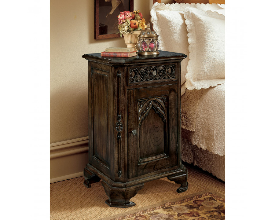 Toscano - Queensbury Inn Gothic Revival Bedside Table in Mahogany