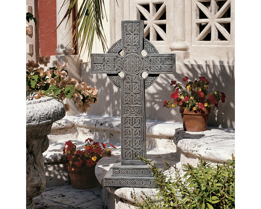 Toscano - Bannockburn Celtic Cross Sculpture